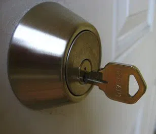 Locksmith Master Shop Denver, CO 303-729-1880 - 13-Key-Broke-In-Lock